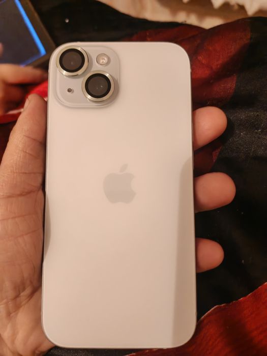 iPhone 15 в хорошем состоянии