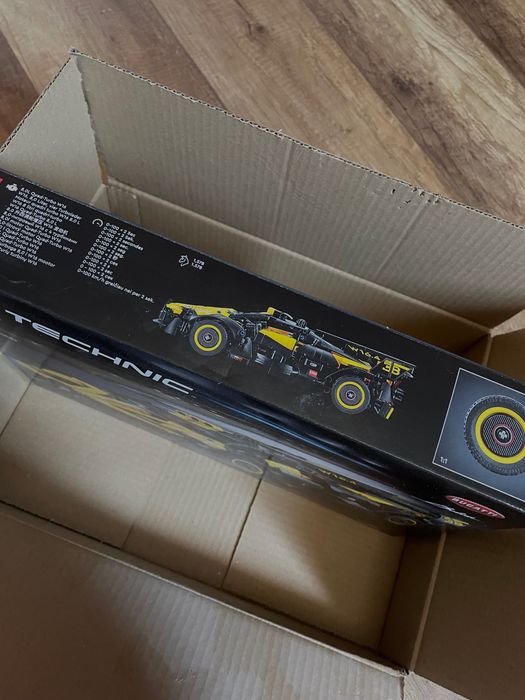 лего кола Bugatti Bolide