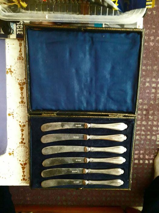 Vechi set cutite din argint