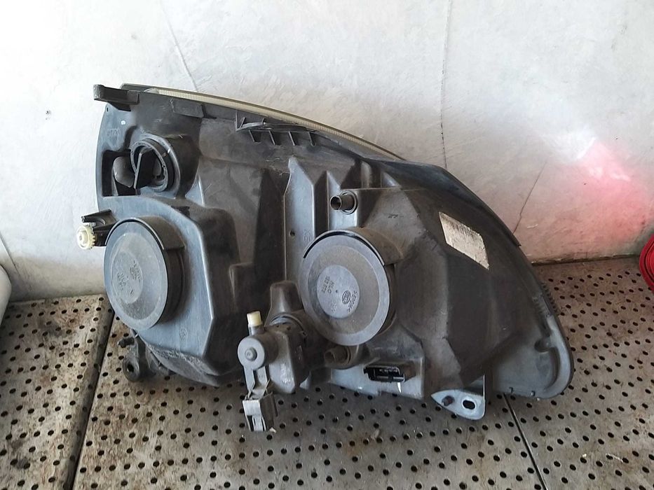 Far stanga renault clio 2 facelift 1560 1700