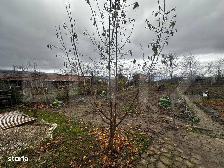 Casa individuala cu 4 camere si teren 640mp,Vintul de jos
