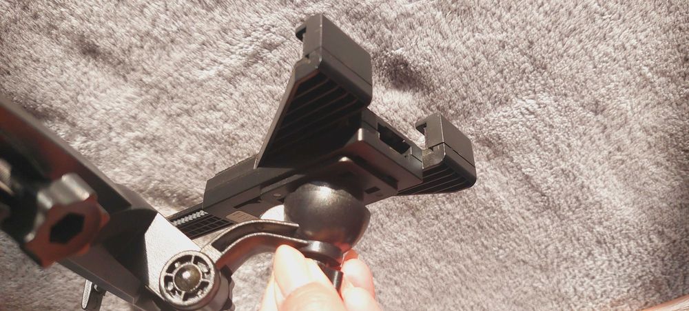 Стойка за кола за таблет или телефон