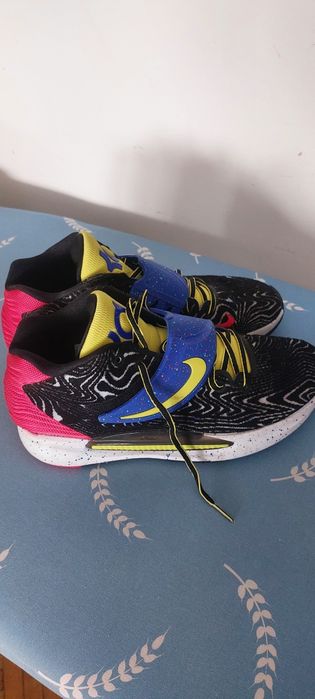 Adidasi Nike,  măsură 42,5