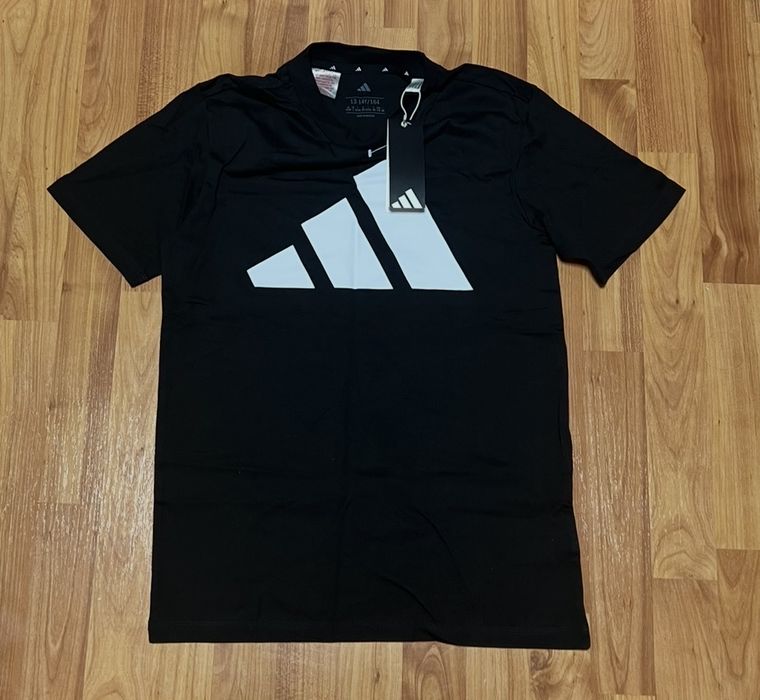 Tricou Adidas Nou cu Etichetă - Model Iconic