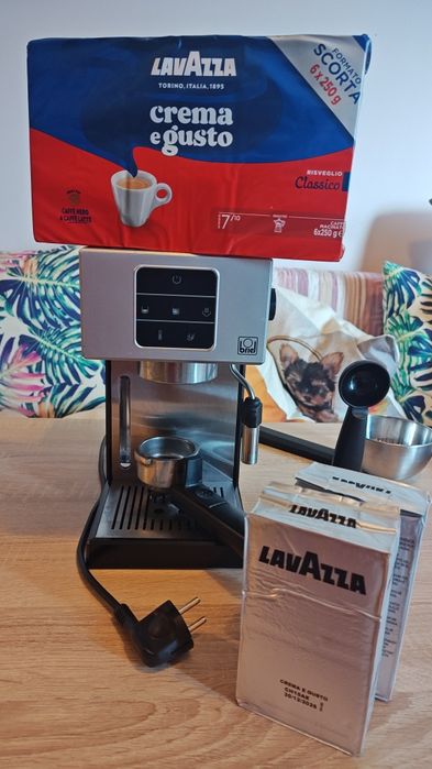 Кафемашина BRIEL AS03 – 20 Bar + 8 пакета Lavazza подарък