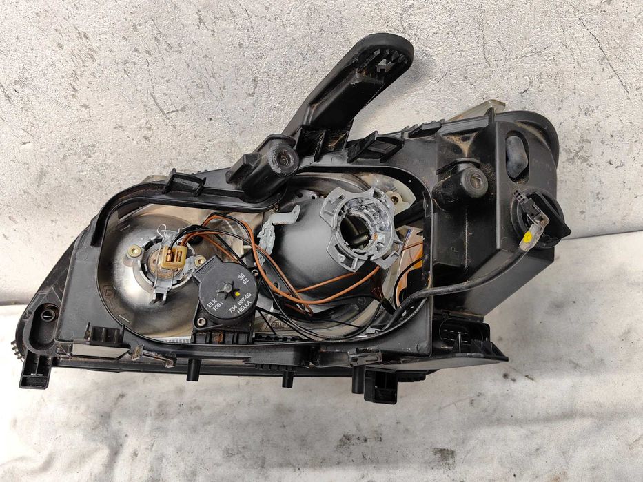 Оригинален Фар Форд  Ford C-Max Xenon