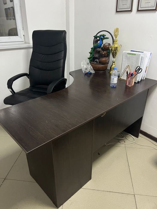 Стол для офиса сатылады