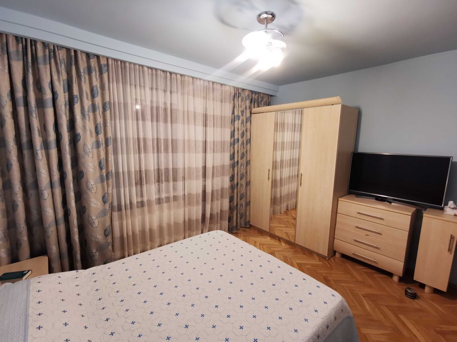Apartament 4 camere langa Stadion cu garaj, beci si  loc parcare