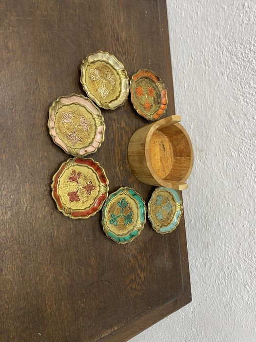 Италиански подложки Florentine 1960те Италия с дървена стойка