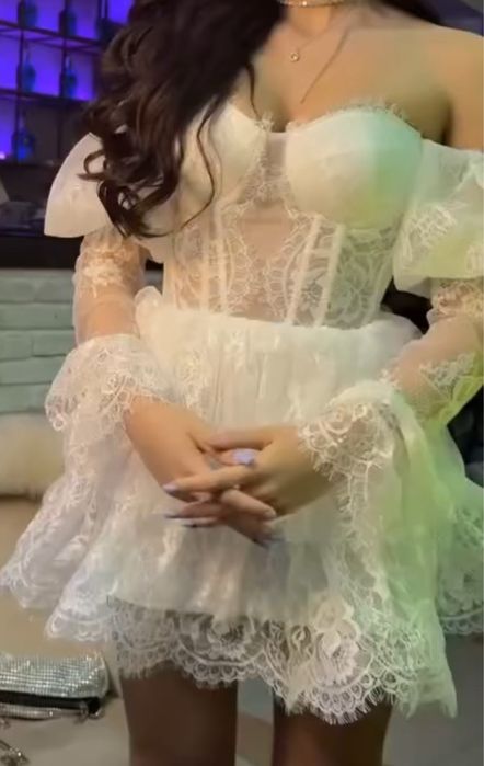 Къса официална рокля