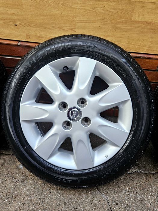 Лети джанти Nissan Micra 15"