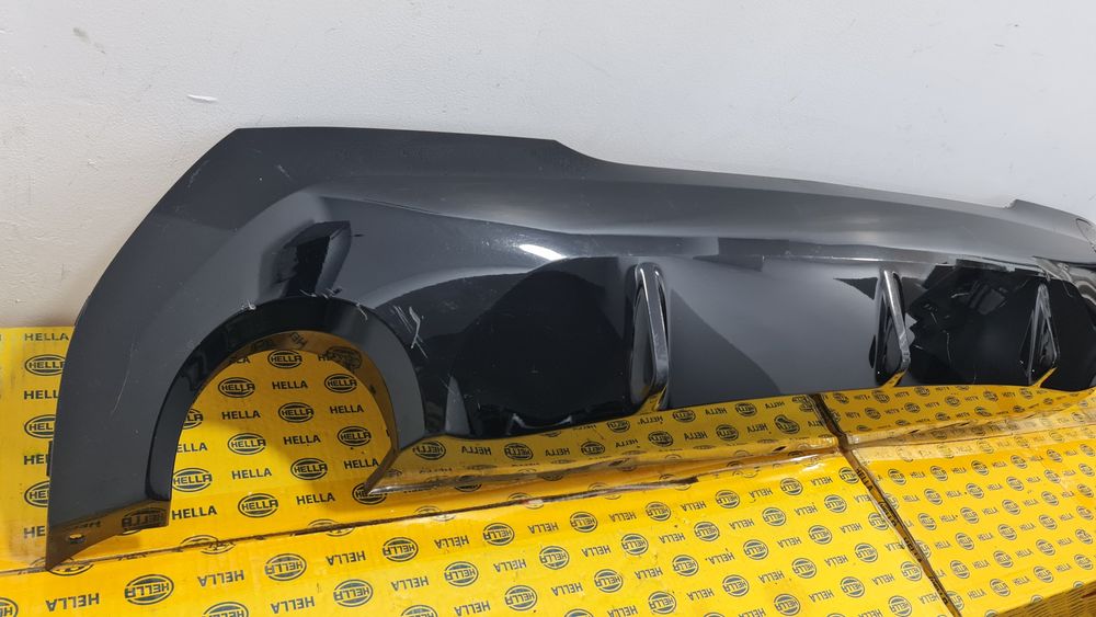 Ornament spoiler bara spate pachet M BMW 1 f40