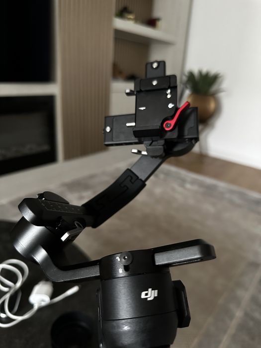 DJI RS 3 Mini – Ca Nou – Folosit de 2 Ori – Impecabil