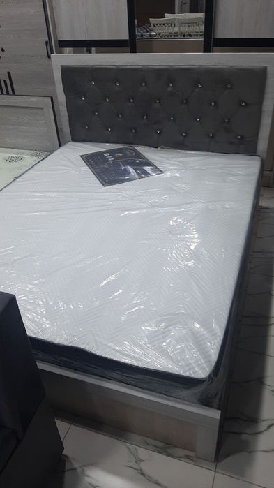 Spalni garnitur sotiladi. Yangi