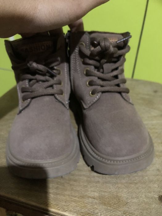 Срочно продам ботинку