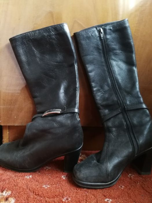 3 perechi diferite de cizme