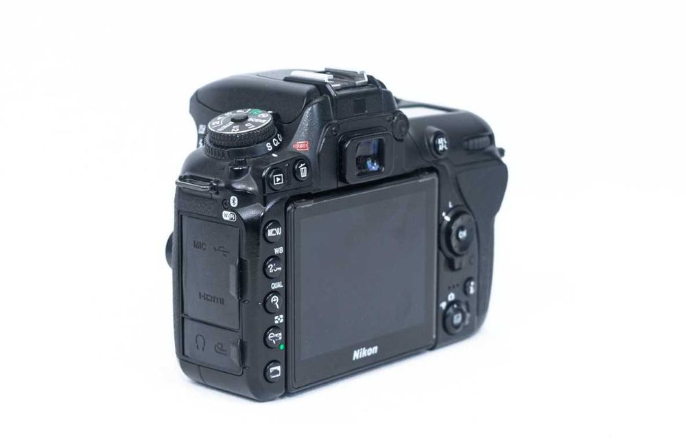 Nikon D7500 - BODY - Aparat foto DSLR - 112.000 de cadre
