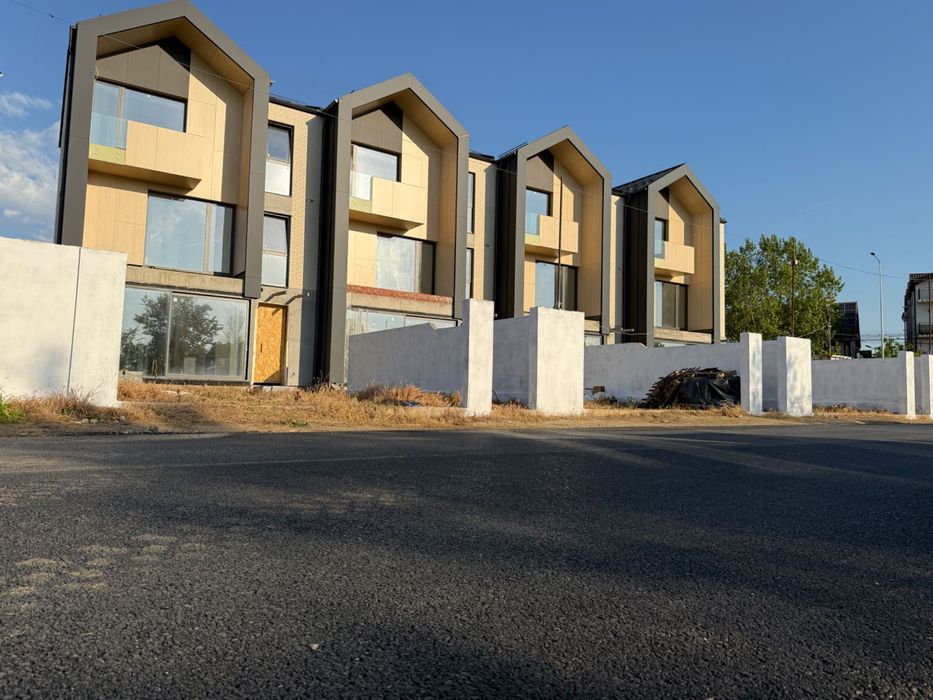 Casa 180 ml De vanzare soseaua Cernica 100