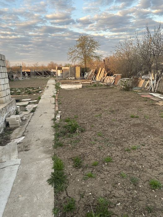 Продам дачу в районе кривого озера.