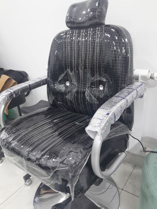 Kreslo salon 100$ keliwamzi