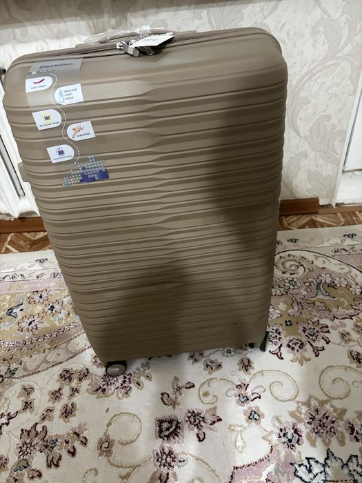 Новый үлкен чемодан сатылады.