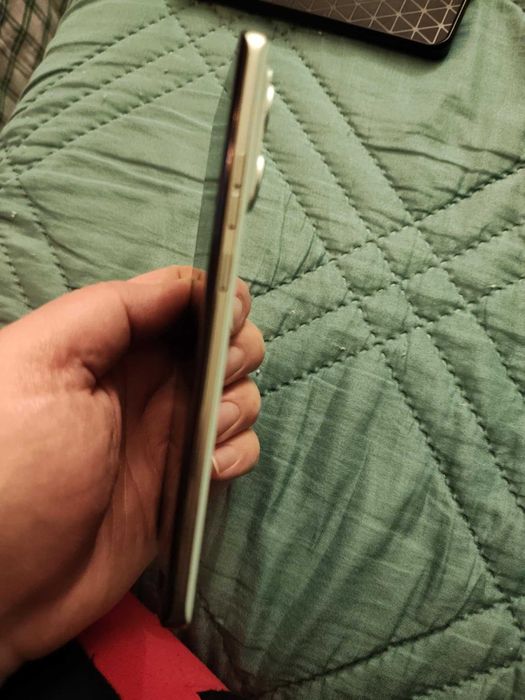 Продавам Моторола Edge 40 Neo