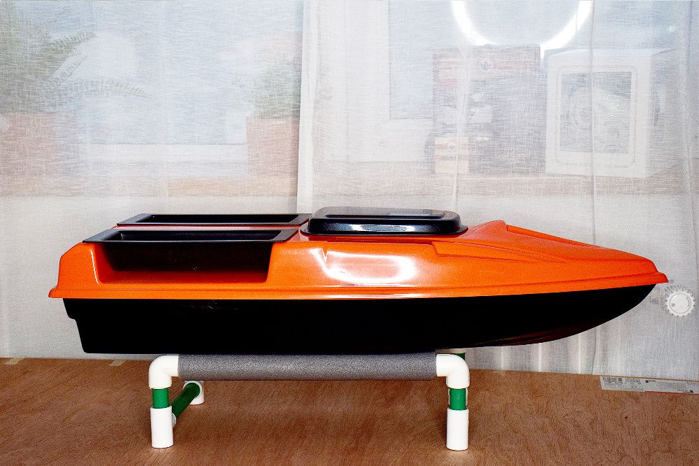 Coca Navomodel Plantat Nadit model EVO SPEED Bait Boat