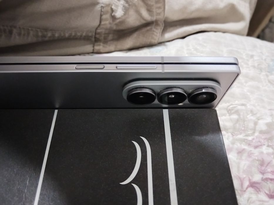Samsung galaxy Z fold 7 . 12/512 gb.