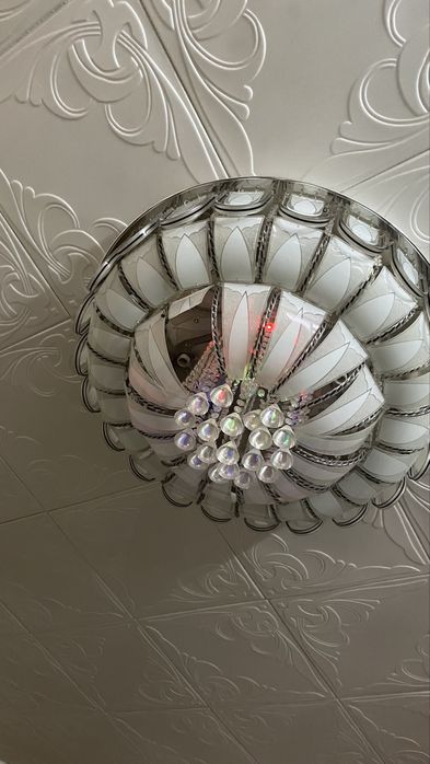 Продаю люстру в рабочем состянии