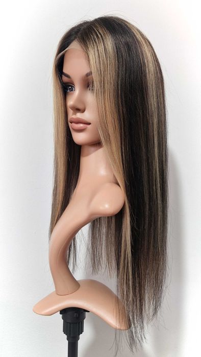 Естествена черна перука с руси кичури - 55 см, дантелена зона 4х4