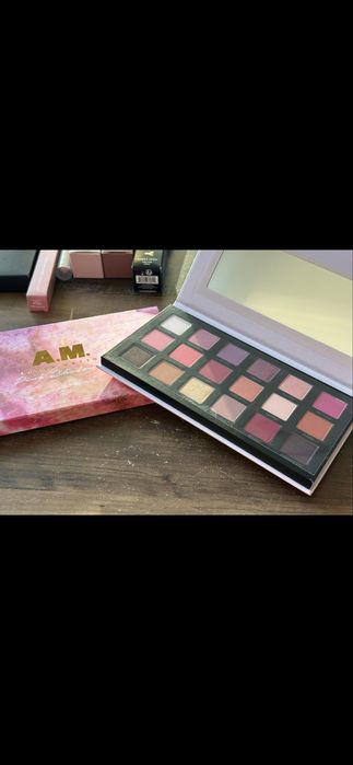 Гримове- палитри сенки