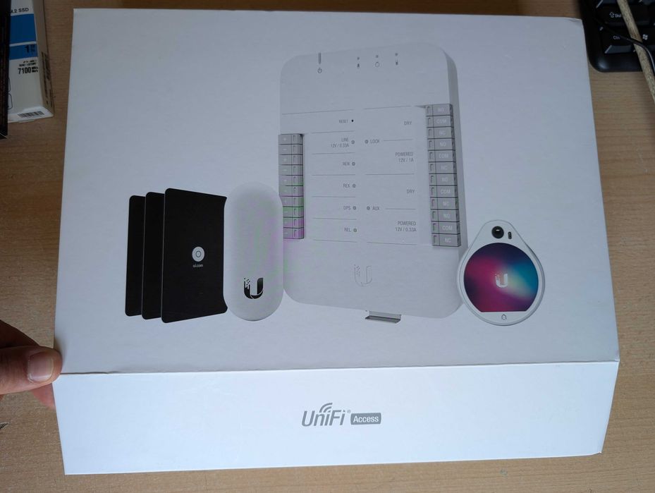 Sistem control acces IP Ubiquiti UniFi Starter UA-SK, Camera, 20 carduri acces, NFC, BLE 4, PoE
