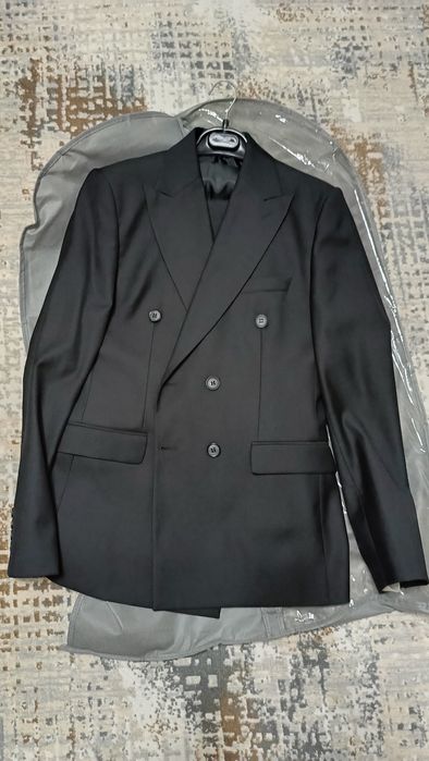 Продам костюм тройку
