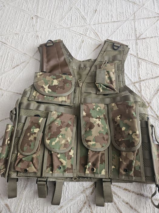 Vesta tactica multifunctionala