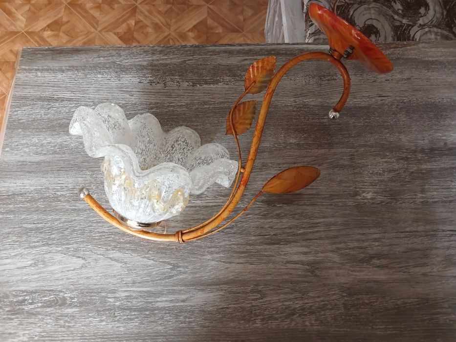 Продам  люстру в отличном состоянии