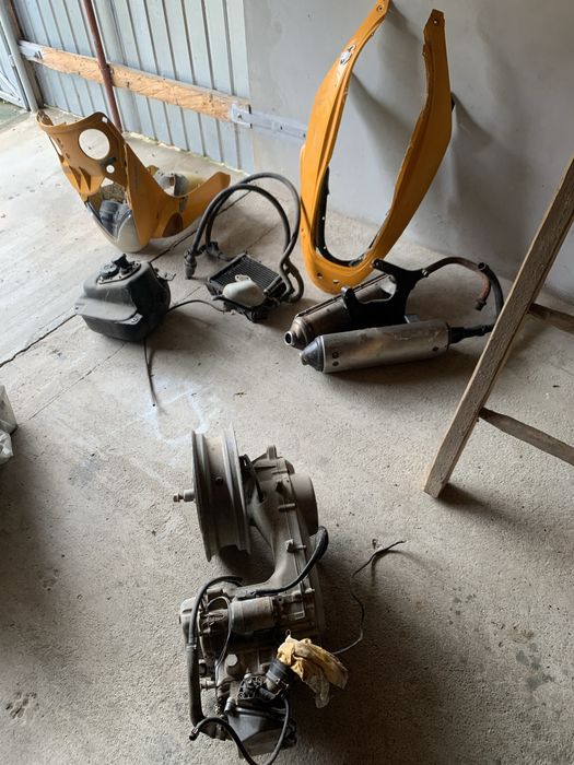 Vand piese de scuter Aprilia 125cc