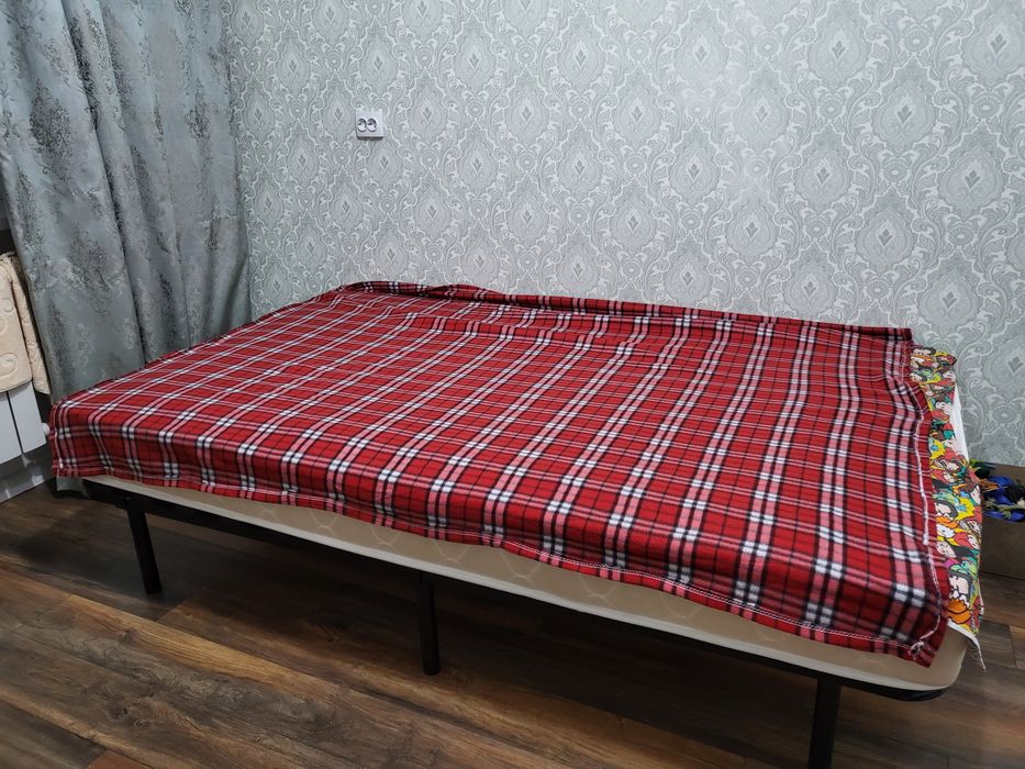 Кровать металлическая