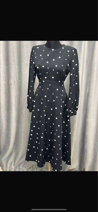 Разгрузка платьев