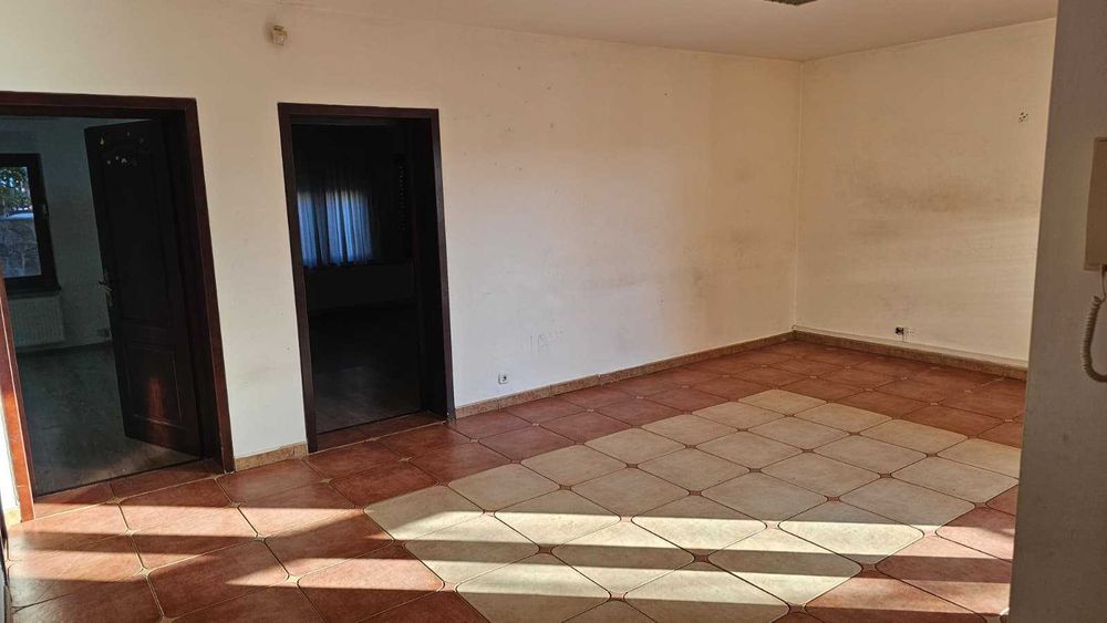 Casă de închiriat – 350 mp  Mediaș str. Cristalului