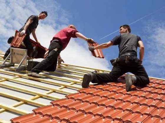 Instalare acoperiș cu țiglă, mansardări vile și reparații acoperișuri