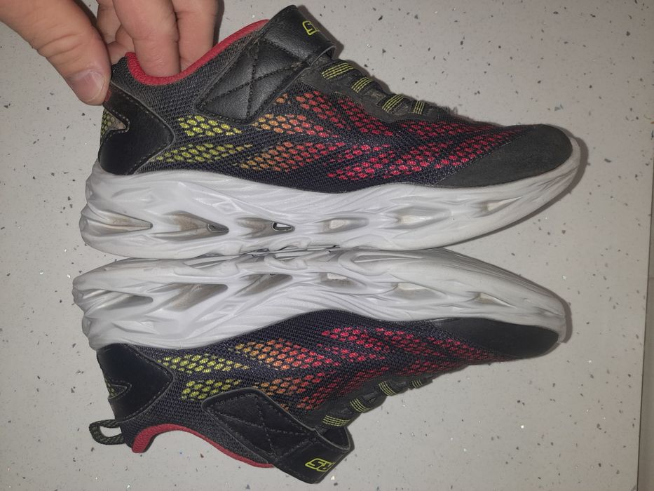 Skechers leduri nr 31