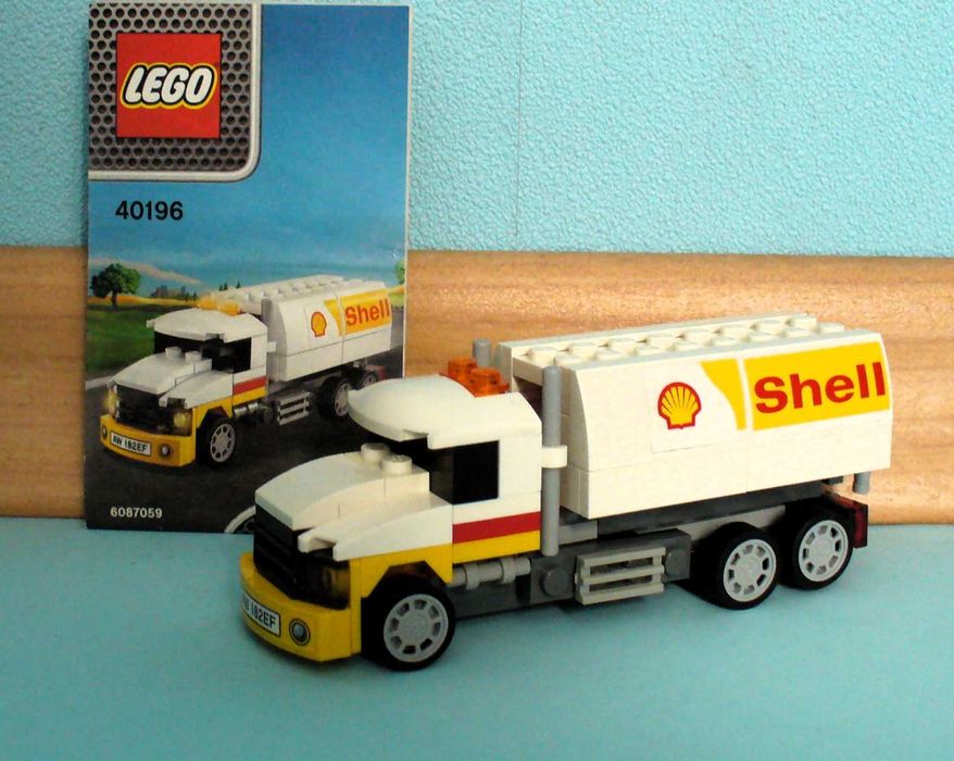 Lego Ferrari Shell V-Power® -2 серии колички+бензиновоз+аксесоари и МФ