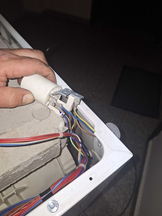 Пералня Candy CS1382D3/2S на части.