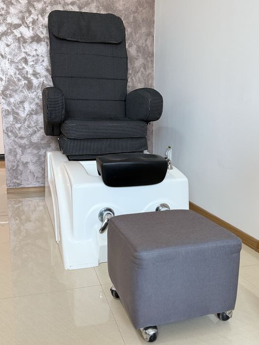 Vând scaun profesional de pedichiură
