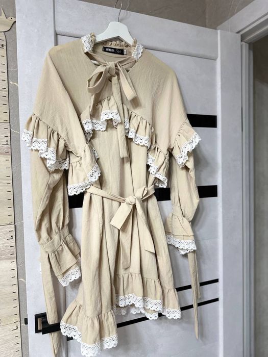 Продам платье с поясом