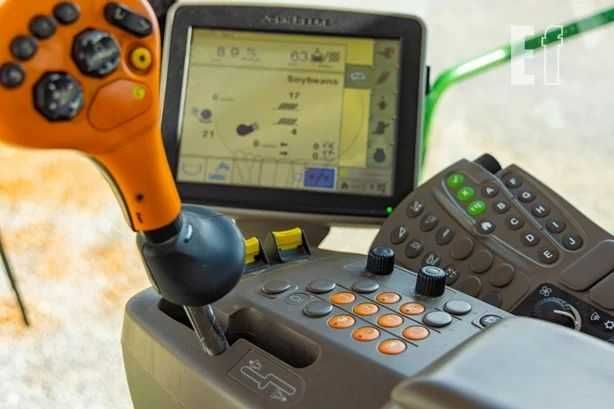 Комбайн John Deere S670