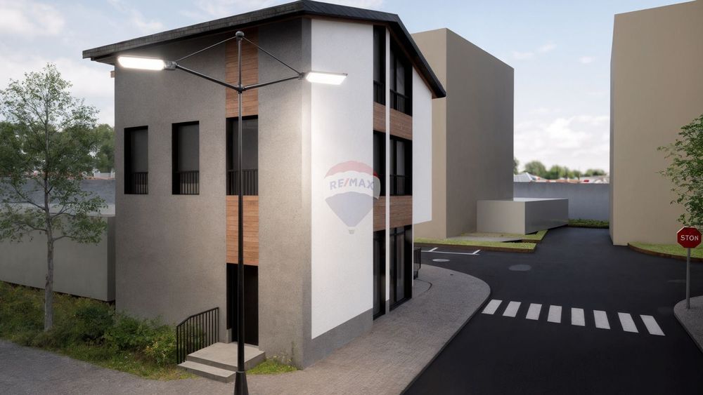 Новый самостоятельный дом с тремя спальнями и гаражом на удобной лока