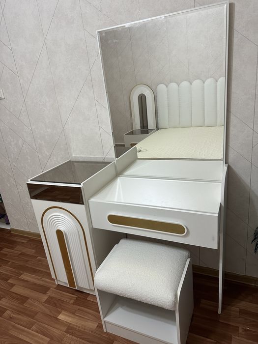 Продам спальный гарнитур