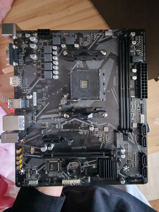 Vand placa de baza gigabite A520m k v2
