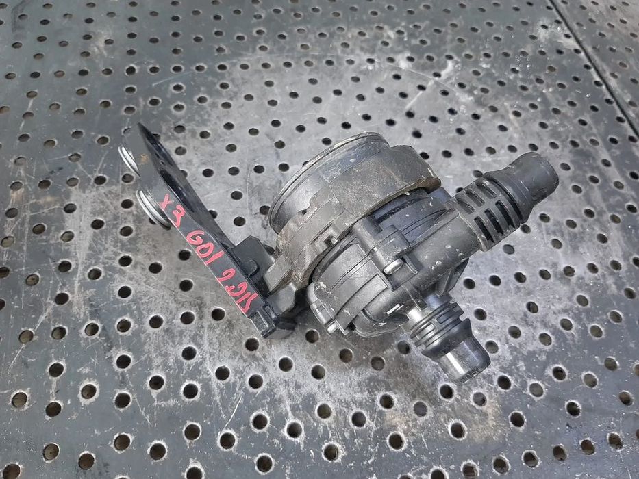 pompa auxiliara apa 2.0 d bmw x3 g01  847482002